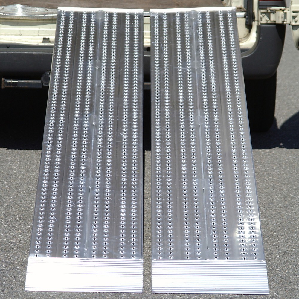 Produktabbildung Nr. 2: Altec Alu-Verladeschiene, rutschsicher, TK 450 kg/Stk, BxL 300 x 2.000 mm