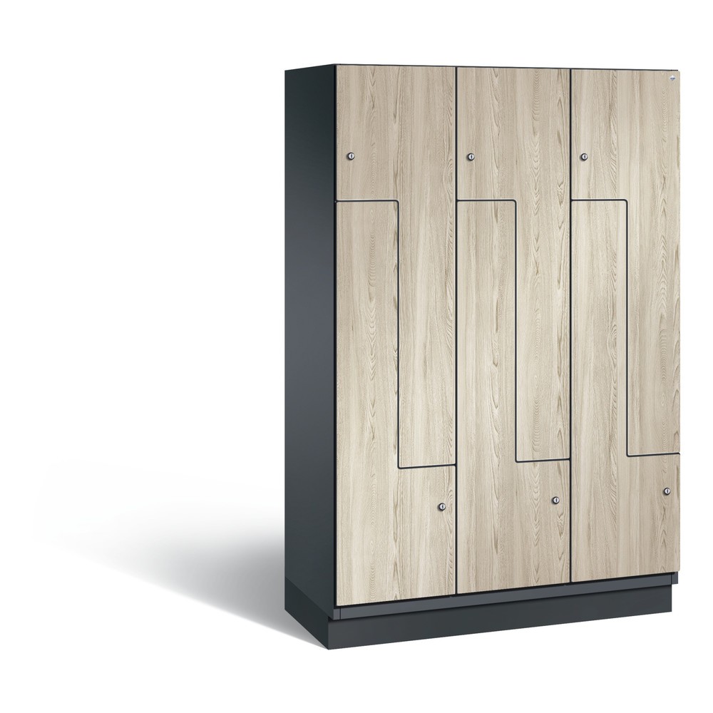 Illustration du produit: Casier Z C+P Cambio, 3 compartiments, largeur de casier 400 mm, haut. x larg. x prof. 1980 x 1200 x 525 mm, RAL 7021 gris noir, Décor frêne Sen, socle