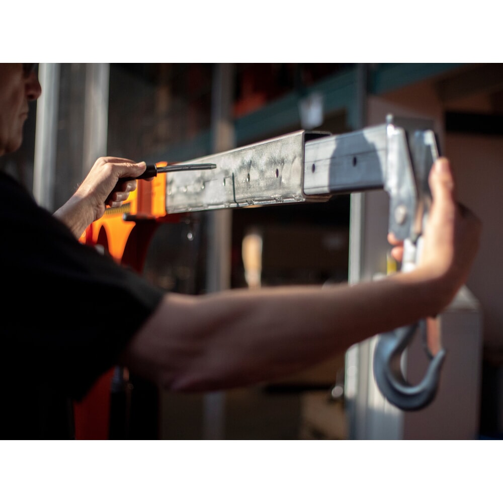 Produktabbildung Nr. 6: HydroBull® elektrischer Gegengewichts-Werkstattkran, Tragkraft max. 500 kg, manueller Fahrantrieb