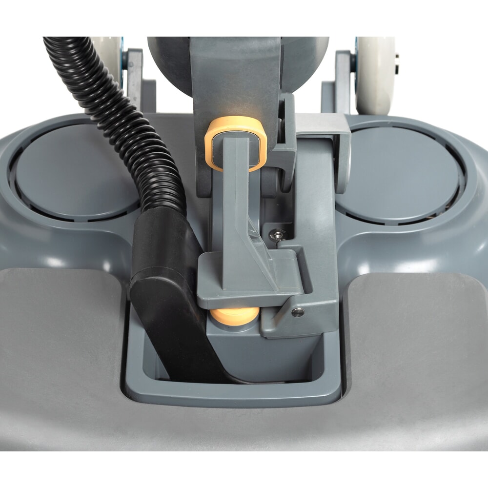 Produktabbildung Nr. 11: Tennant® Handgeführte Micro-Scheuersaugmaschine i-mop, mit gegenläufigen Doppelbürsten, Arbeitsbreite 368 mm