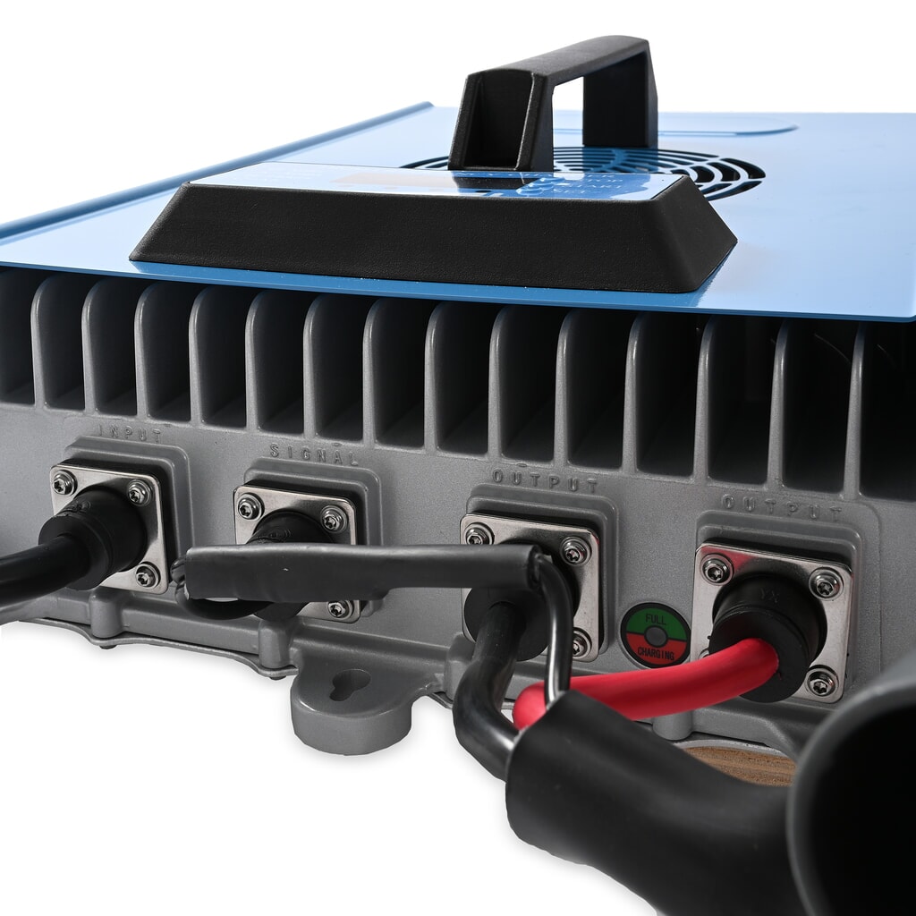 Externes Ladegerät D400, 80 V, 60 A, CEE red 32A, 5-pin - 3P+N+E für AntOn by Jungheinrich Elektro-Stapler CBH 2.0 Produktabbildung Nr. 3: Externes Ladegerät D400, 80 V, 60 A, CEE red 32A, 5-pin - 3P+N+E für AntOn by Jungheinrich Elektro-Stapler CBH 2.0