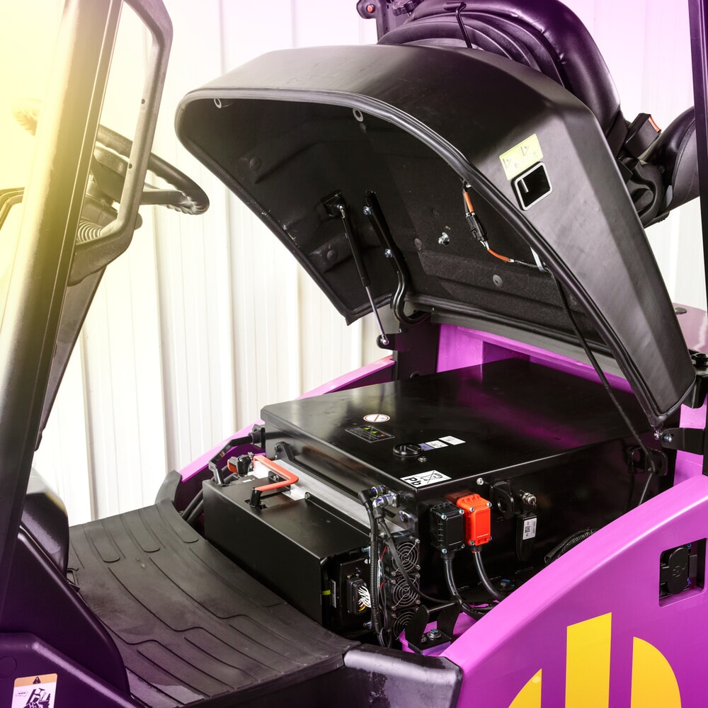N° de l'image du produit 9 : AntOn by Jungheinrich chariot élévateur électrique CBH 3.5 avec mât télescopique triple, hauteur de levage 4 800 mm, capacité de charge 3500 kg, cabine intempéries Comfort, y compris chargeur externe 80 V, 60 A, CEE, 5 broches
