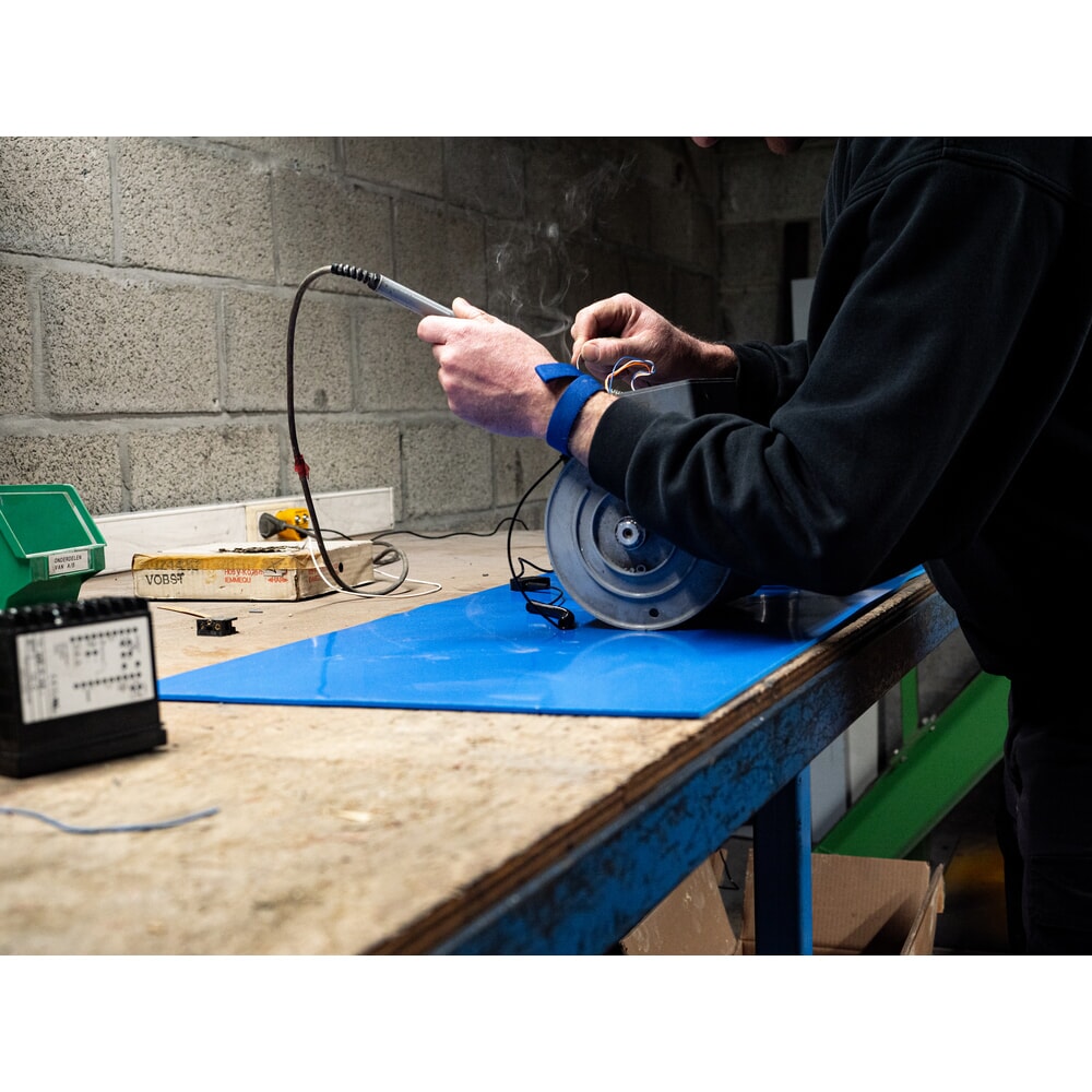 Produktabbildung Nr. 2: REBOURNE® Industriematte W3, ESD-Tischauflage, blau, BxL 600 mm x 1500 mm