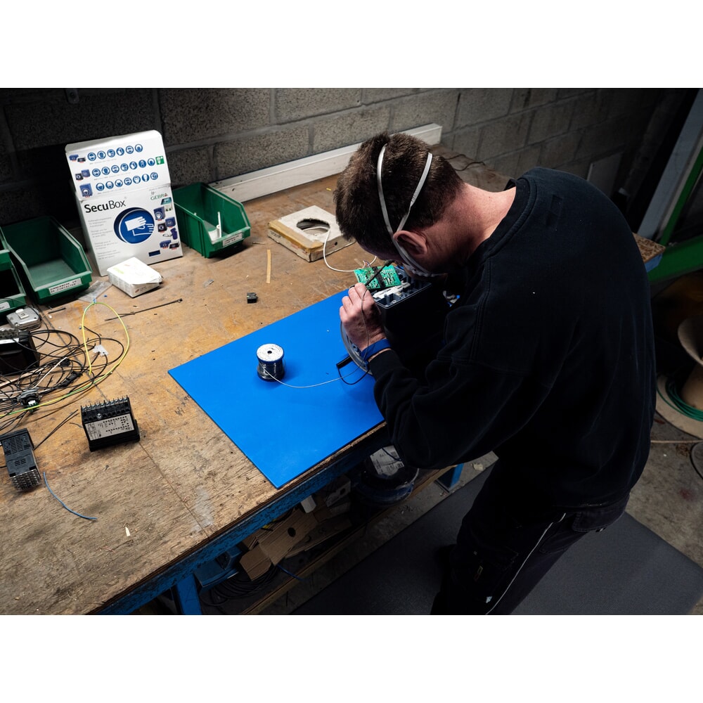 Produktabbildung Nr. 3: REBOURNE® Industriematte W3, ESD-Tischauflage, blau, BxL 600 mm x 1500 mm