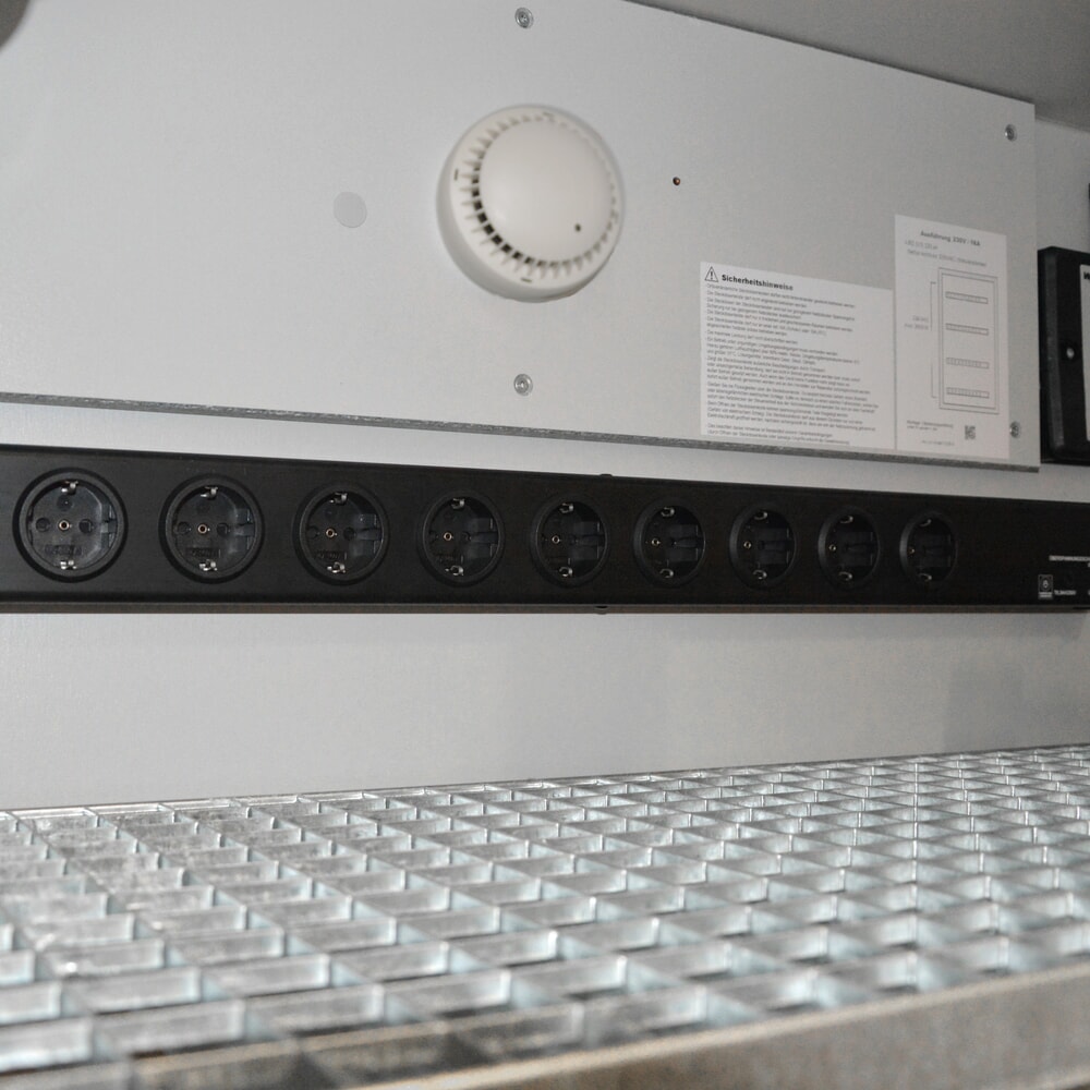 Produktabbildung Nr. 7: LaCont Akku-Sicherheitsschrank Safe Pro 90, für Lithium-Ionen Batterien, 2 x 10 Steckplätze, mit Brandunterdrückung