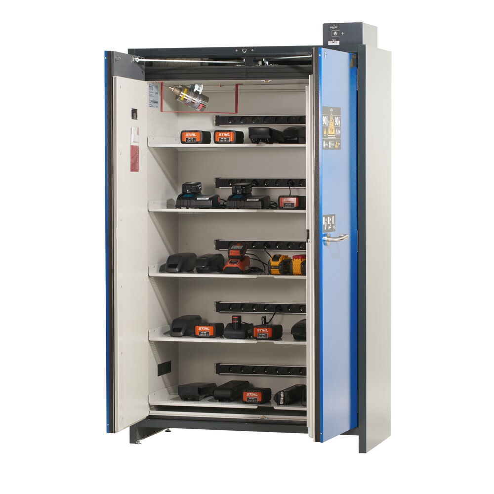 Produktabbildung Nr. 6: asecos® Akku-Sicherheitsschrank Typ 90 für Lithium-Ionen-Batterien ION-PRO-CHARGE, HxBxT 2.224 x 1.193 x 615 mm, 5x gelochte Fachböden, 5x Steckdosenleiste (EU-Ausführung), 1x Bodenauffangwanne