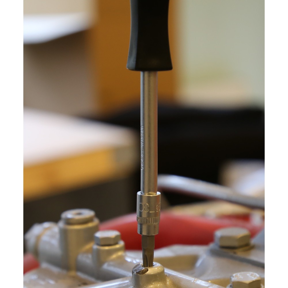 Produktabbildung Nr. 12: BRILLIANT TOOLS 1/4" Torx-Bit-Stecknuss, mit Stirnlochbohrung, TB30