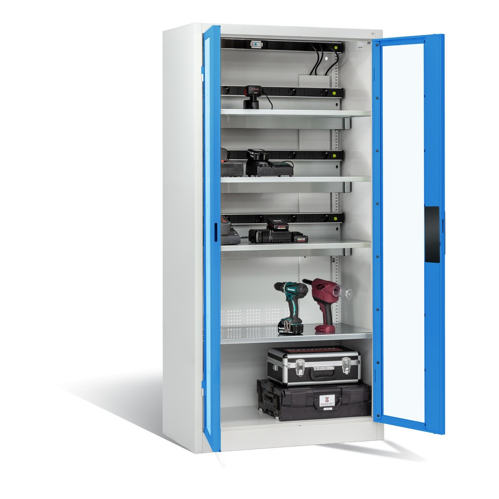 Produktabbildung Nr. 5: C+P Akku-Ladeschrank Serie 89, 3 Elektro-Einlegeböden, 5-fach-Steckdosenleiste, 3 m Zuleitung, Sichtfenster, FI-Schutzschalter, temperaturgesteuerter Lüfter, lichtgrau/lichtblau