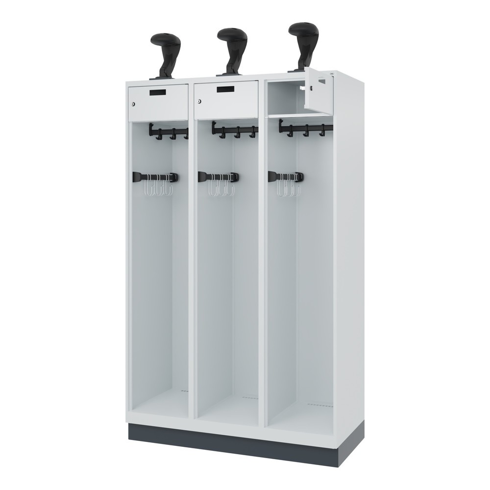 Product afbeelding: C+P brandweerkast PRAKTUS, sokkel, 3 compartimenten, hxbxd 1.850 x 1.200 x 500 mm, lichtgrijs, met helmhouder