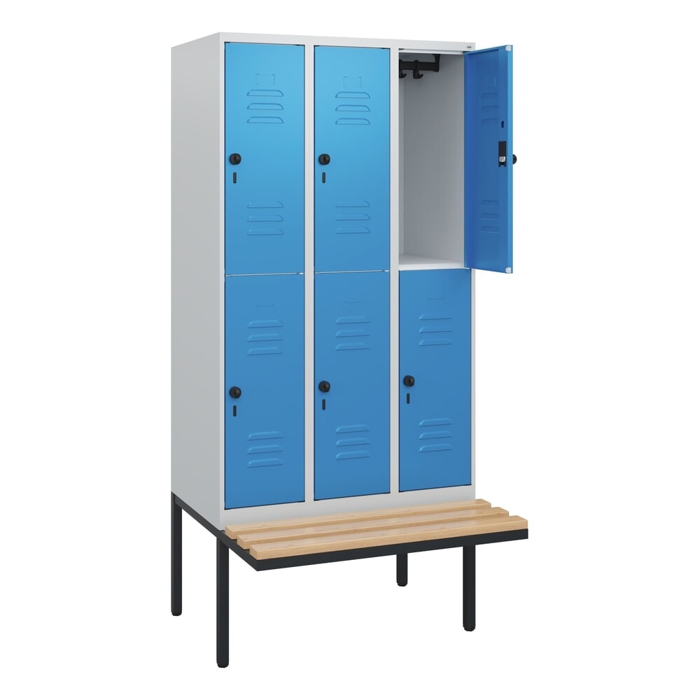 C+P Doppelstock-Spind Classic PLUS, 3 Abteile, HxBxT 1.950 x 900 x 815 mm, für Vorhängeschloss, auskragende Bank aus Buche, lichtgrau, lichtblau Produktabbildung Nr. 1: C+P Doppelstock-Spind Classic PLUS, 3 Abteile, HxBxT 1.950 x 900 x 815 mm, für Vorhängeschloss, auskragende Bank aus Buche, lichtgrau, lichtblau