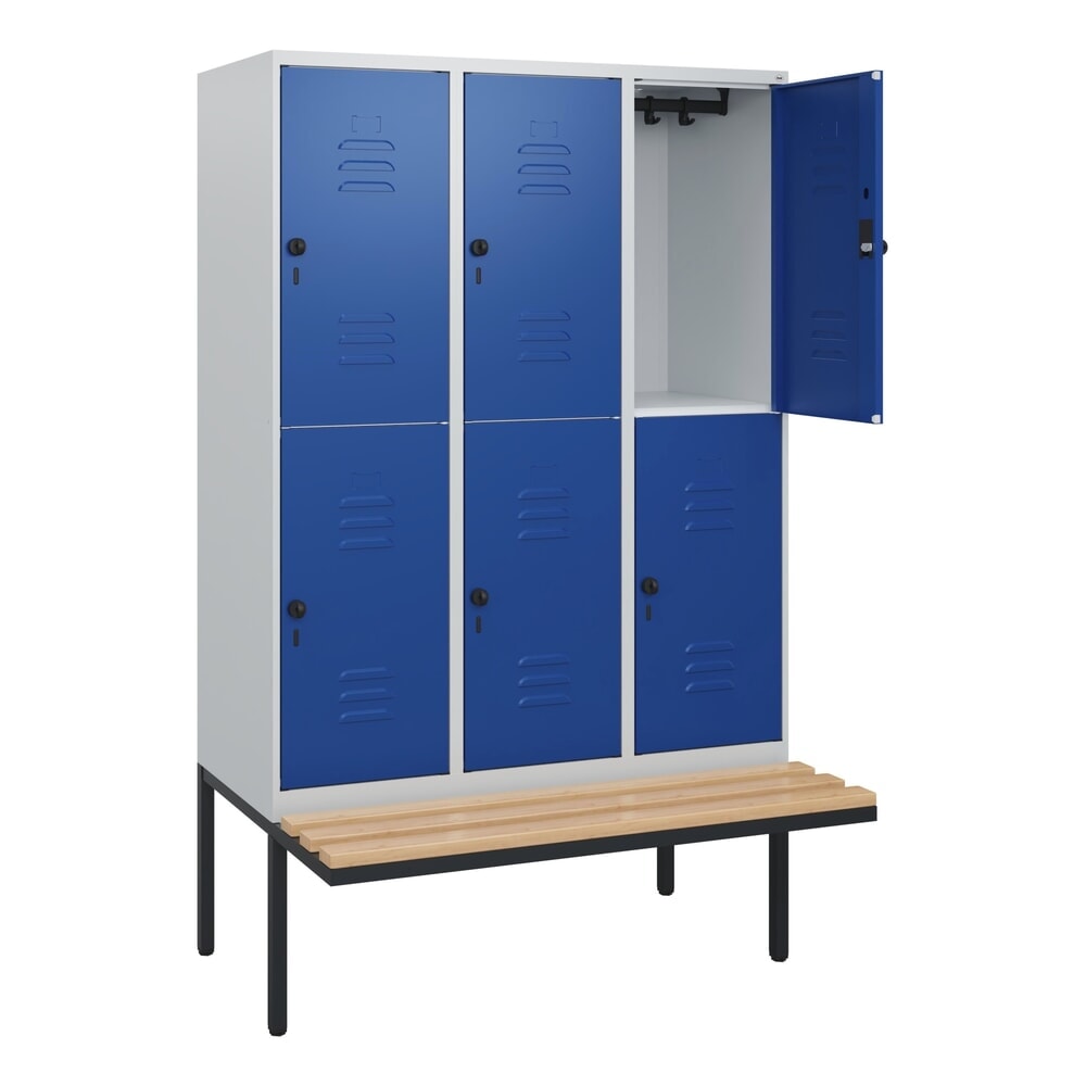 C+P Doppelstock-Spind Classic PLUS, 3 Abteile, HxBxT 1.950 x 1.200 x 815 mm, für Vorhängeschloss, auskragende Bank aus Buche, lichtgrau, enzianblau Produktabbildung: C+P Doppelstock-Spind Classic PLUS, 3 Abteile, HxBxT 1.950 x 1.200 x 815 mm, für Vorhängeschloss, auskragende Bank aus Buche, lichtgrau, enzianblau
