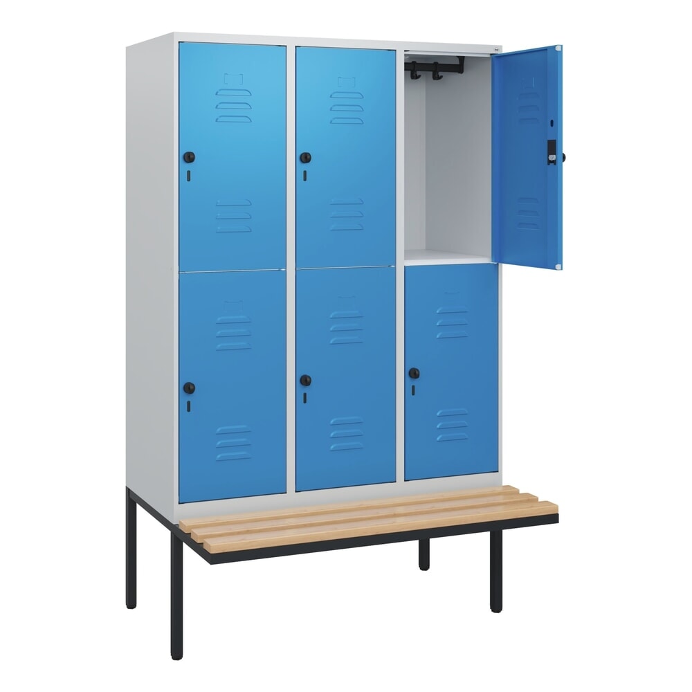 C+P Doppelstock-Spind Classic PLUS, 3 Abteile, HxBxT 1.950 x 1.200 x 815 mm, für Vorhängeschloss, auskragende Bank aus Buche, lichtgrau, lichtblau Produktabbildung Nr. 1: C+P Doppelstock-Spind Classic PLUS, 3 Abteile, HxBxT 1.950 x 1.200 x 815 mm, für Vorhängeschloss, auskragende Bank aus Buche, lichtgrau, lichtblau