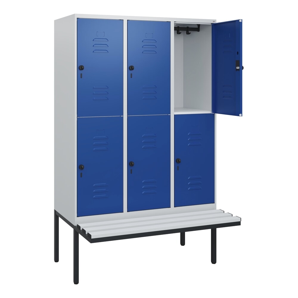C+P Doppelstock-Spind Classic PLUS, 3 Abteile, HxBxT 1.950 x 1.200 x 815 mm, für Vorhängeschloss, auskragende Bank aus Kunststoff, lichtgrau, enzianblau Produktabbildung: C+P Doppelstock-Spind Classic PLUS, 3 Abteile, HxBxT 1.950 x 1.200 x 815 mm, für Vorhängeschloss, auskragende Bank aus Kunststoff, lichtgrau, enzianblau