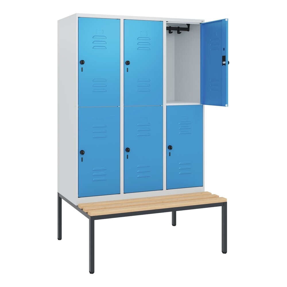 Produktabbildung: C+P Doppelstock-Spind Classic PLUS, 3 Abteile, HxBxT 1.950 x 1.200 x 815 mm, für Vorhängeschloss, untergebaute Bank aus Buche, lichtgrau, lichtblau