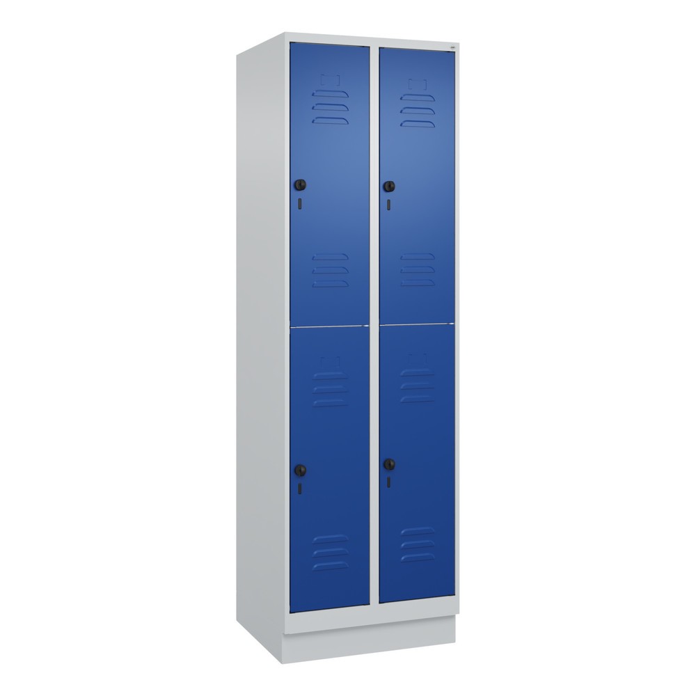 Produktabbildung: C+P Doppelstock-Spind Classic PLUS, Sockel, 2 Abteile, HxBxT 1.950 x 600 x 500 mm, lichtgrau, enzianblau, 4 Fächer, für Vorhängeschloss