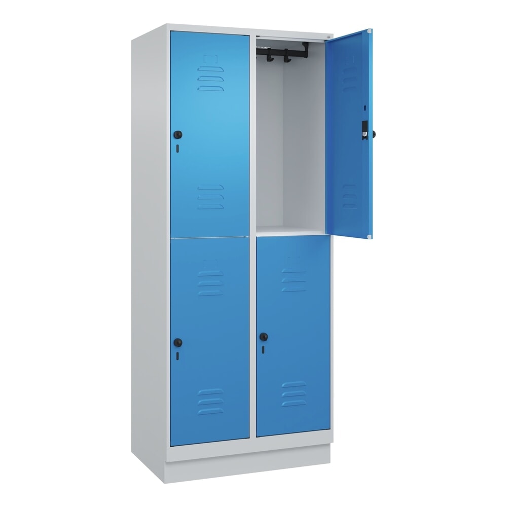 Produktabbildung: C+P Doppelstock-Spind Classic PLUS, Sockel, 2 Abteile, HxBxT 1.950 x 800 x 500 mm, lichtgrau, lichtblau, 4 Fächer, für Vorhängeschloss