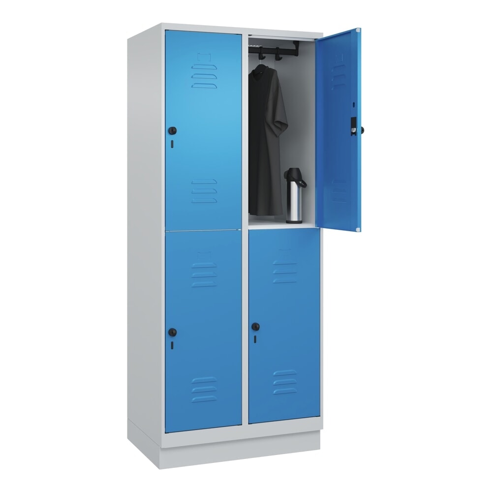 Produktabbildung Nr. 10: C+P Doppelstock-Spind Classic PLUS, Sockel, 2 Abteile, HxBxT 1.950 x 800 x 500 mm, lichtgrau, lichtblau, 4 Fächer, für Vorhängeschloss