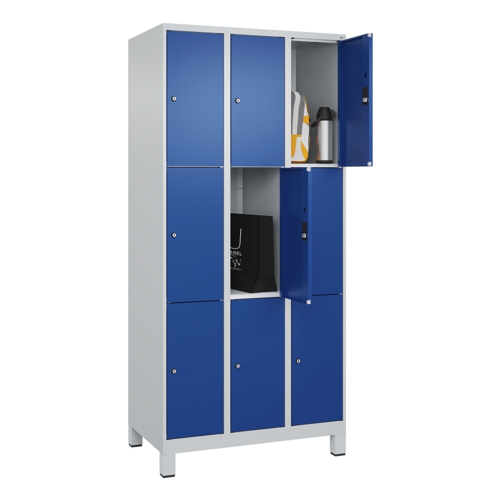 Produktabbildung Nr. 10: C+P Schließfachschrank Classic PLUS, Füße, 3 Abteile, HxBxT 1.950 x 900 x 500 mm, lichtgrau, enzianblau, 9 Fächer, Zylinderschloss