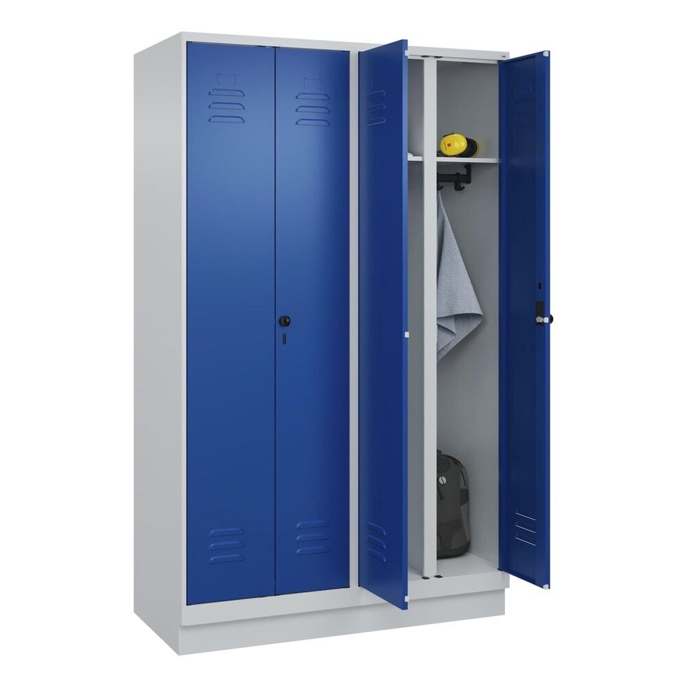 Produktabbildung Nr. 10: C+P Schwarz-Weiß-Spind Classic PLUS, Sockel, 4 Abteile, HxBxT 1.950 x 1.200 x 500 mm, lichtgrau, enzianblau, für Vorhängeschloss