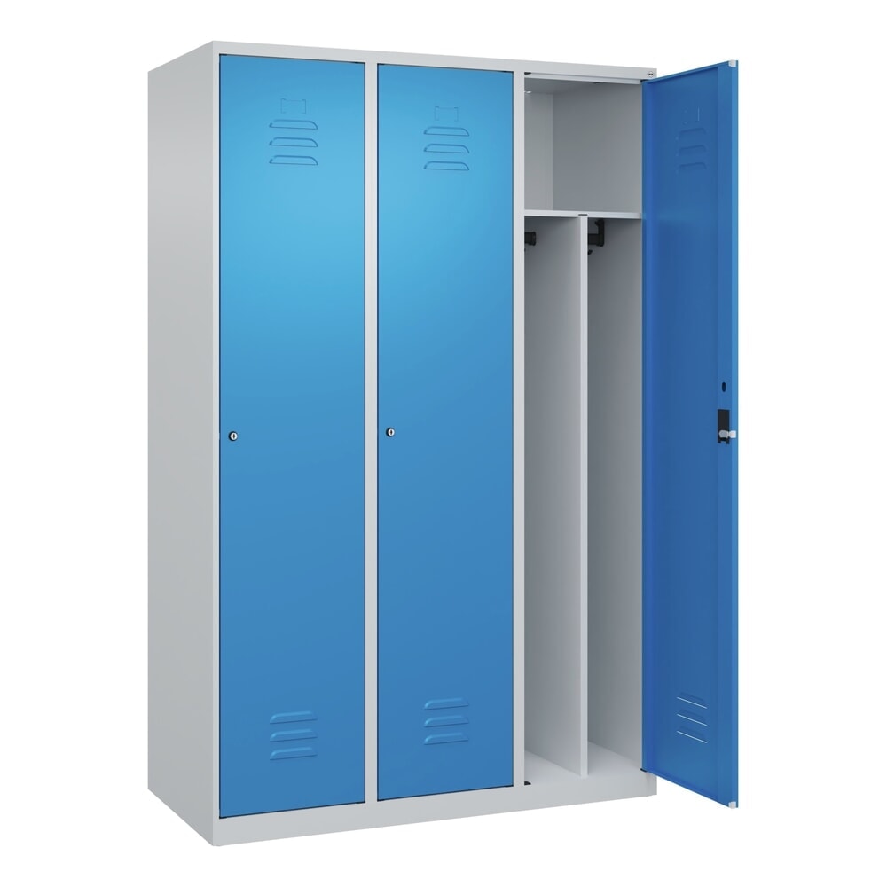 Produktabbildung: C+P Spind Classic PLUS, 3 Abteile, HxBxT 1.850 x 1.200 x 500 mm, lichtgrau, lichtblau, Zylinderschloss, mit Mitteltrennwand