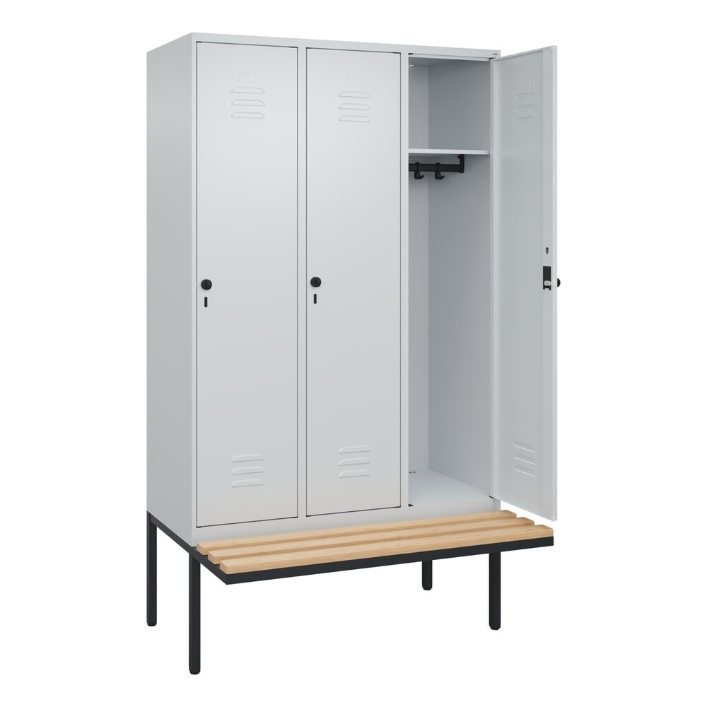 Produktabbildung: C+P Spind Classic PLUS, 3 Abteile, HxBxT 2.120 x 1.200 x 815 mm, für Vorhängeschloss, auskragende Bank aus Buche, lichtgrau, lichtgrau