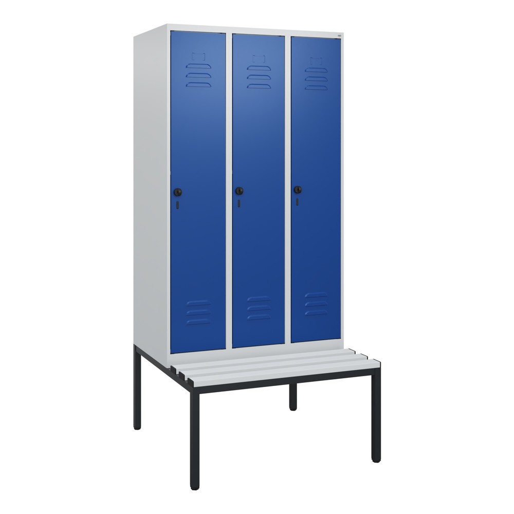 Produktabbildung: C+P Spind Classic PLUS, 3 Abteile, HxBxT 1.950 x 900 x 815 mm, für Vorhängeschloss, untergebaute Bank aus Kunststoff, lichtgrau, enzianblau