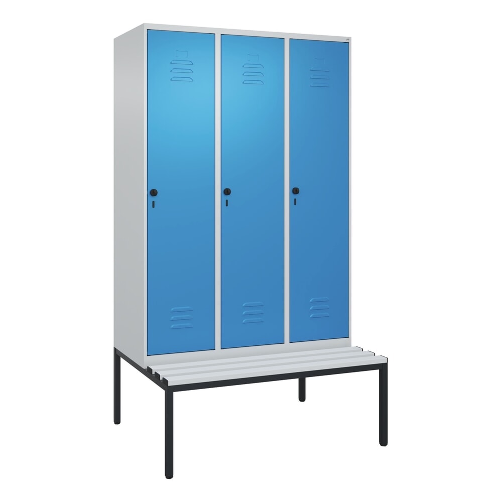 Produktabbildung Nr. 9: C+P Spind Classic PLUS, 3 Abteile, Trennwand, HxBxT 2.120 x 1.200 x 815 mm, für Vorhängeschloss, Trennwand, untergebaute Bank aus Kunststoff, lichtgrau, lichtblau