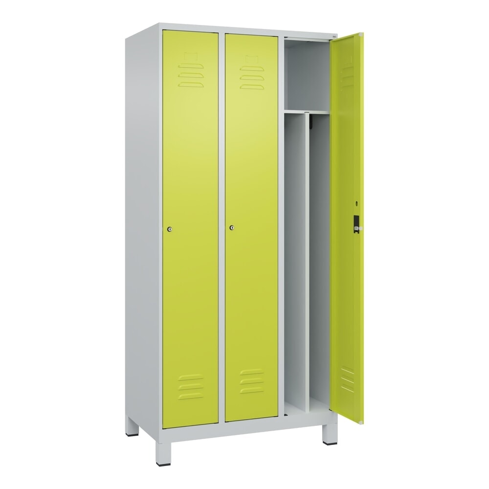 Produktabbildung: C+P Spind Classic PLUS, Füße, 3 Abteile, HxBxT 1.950 x 900 x 500 mm, lichtgrau, clowngrün, Zylinderschloss, mit Mitteltrennwand