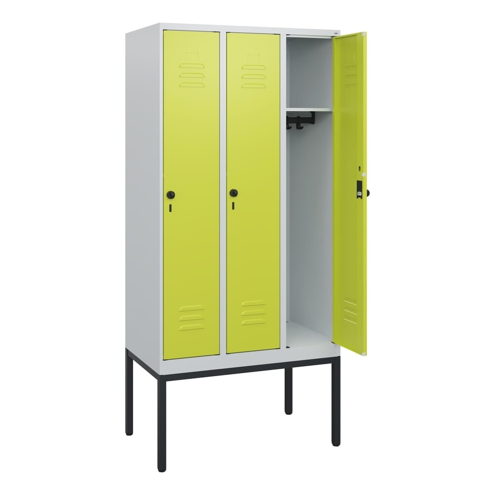 Produktabbildung: C+P Spind Classic PLUS, Gestell, 3 Abteile, HxBxT 1.950 x 900 x 500 mm, lichtgrau, clowngrün, für Vorhängeschloss, ohne Mitteltrennwand