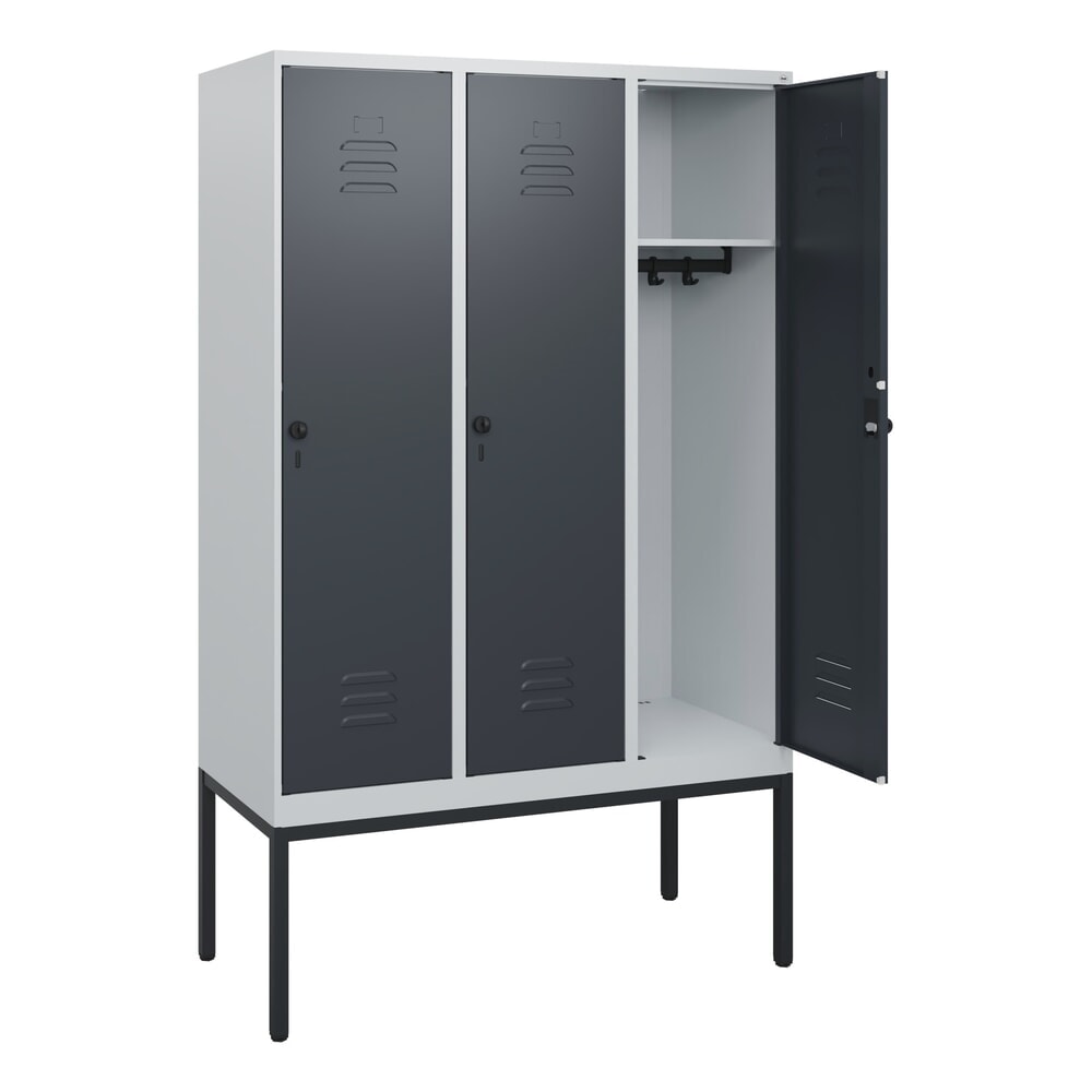 Produktabbildung Nr. 1: C+P Spind Classic PLUS, Gestell, 3 Abteile, HxBxT 1.950 x 1.200 x 500 mm, lichtgrau, anthrazitgrau, für Vorhängeschloss, ohne Mitteltrennwand