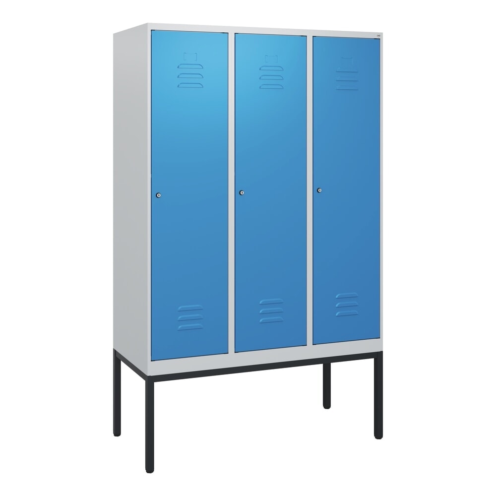 Produktabbildung Nr. 9: C+P Spind Classic PLUS, Gestell, 3 Abteile, HxBxT 1.950 x 1.200 x 500 mm, lichtgrau, lichtblau, Zylinderschloss, ohne Mitteltrennwand