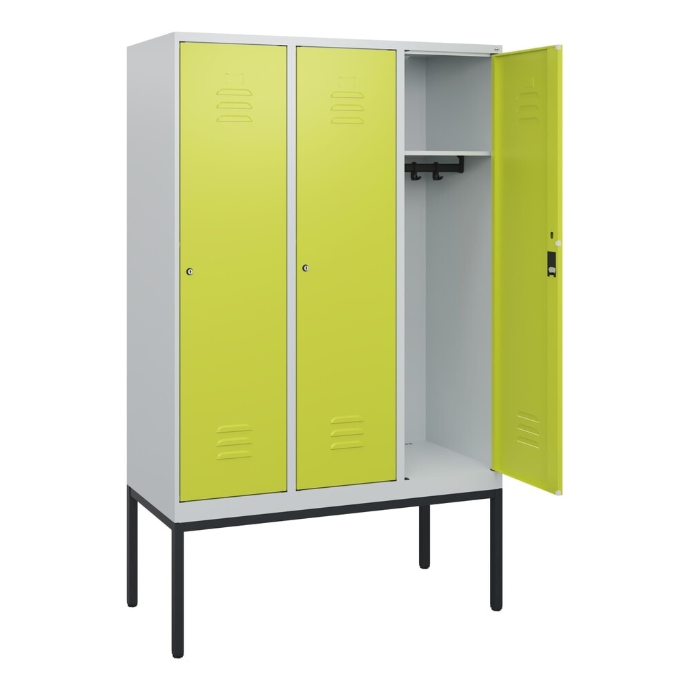 Produktabbildung Nr. 1: C+P Spind Classic PLUS, Gestell, 3 Abteile, HxBxT 1.950 x 1.200 x 500 mm, lichtgrau, clowngrün, Zylinderschloss, ohne Mitteltrennwand
