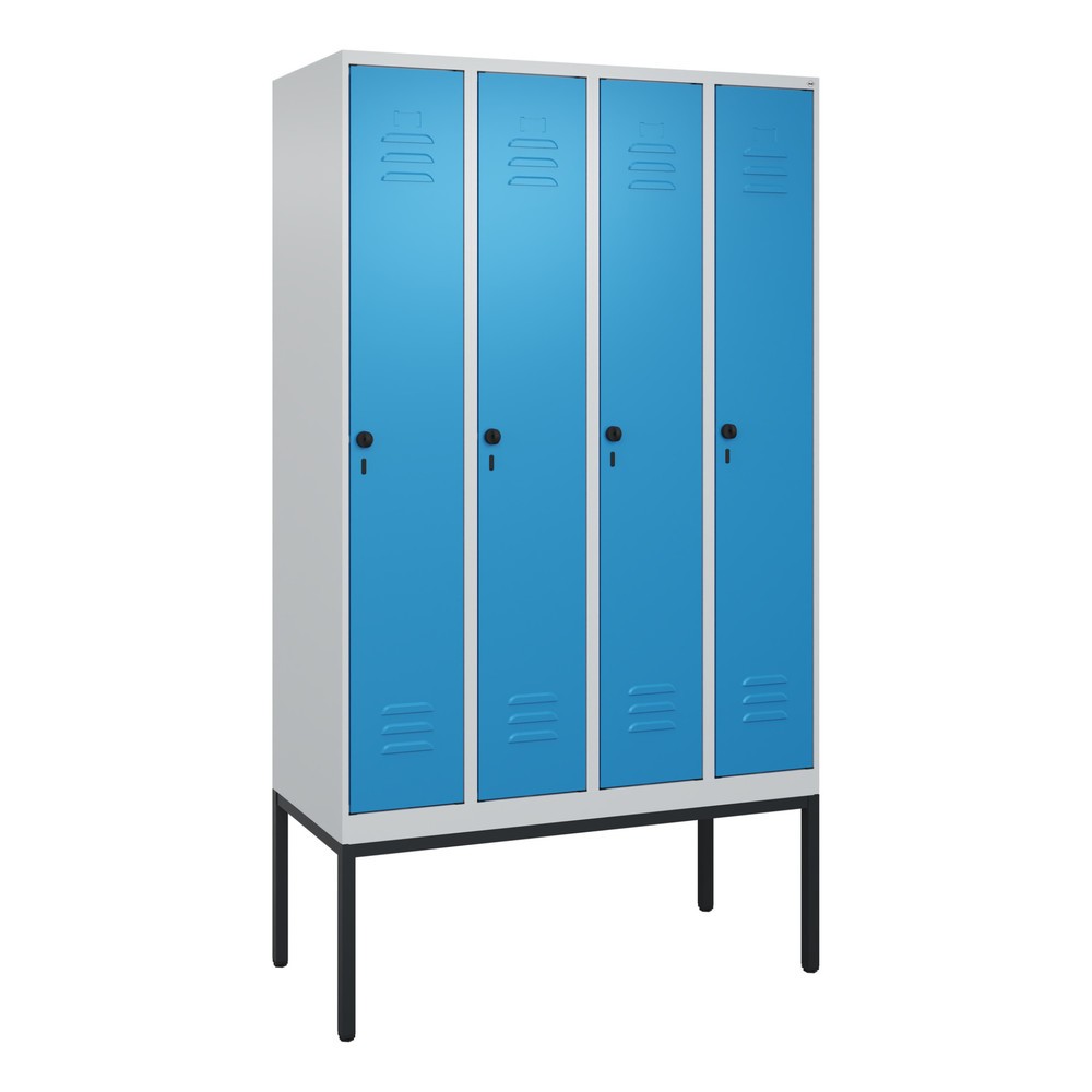 Produktabbildung: C+P Spind Classic PLUS, Gestell, 4 Abteile, HxBxT 2.120 x 1.200 x 500 mm, lichtgrau, lichtblau, für Vorhängeschloss, mit Mitteltrennwand
