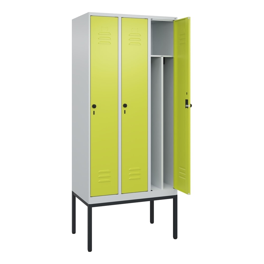 Produktabbildung: C+P Spind Classic PLUS, Gestell, 3 Abteile, HxBxT 2.120 x 900 x 500 mm, lichtgrau, clowngrün, für Vorhängeschloss, mit Mitteltrennwand