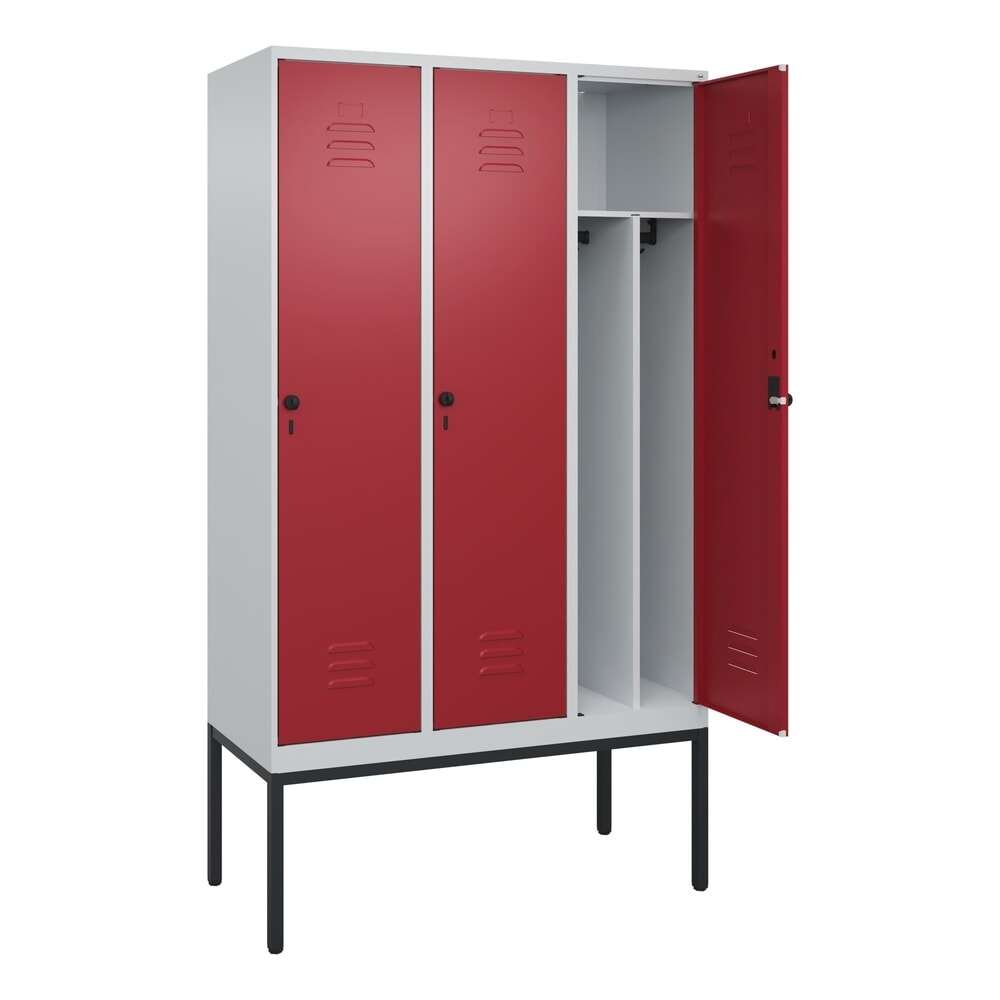 Produktabbildung: C+P Spind Classic PLUS, Gestell, 3 Abteile, HxBxT 2.120 x 1.200 x 500 mm, lichtgrau, rubinrot, für Vorhängeschloss, mit Mitteltrennwand