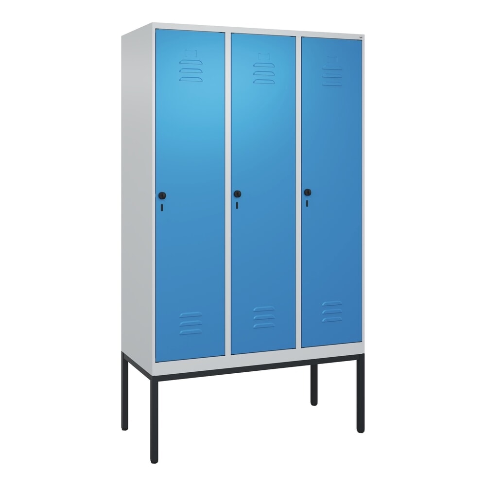 Produktabbildung Nr. 9: C+P Spind Classic PLUS, Gestell, 3 Abteile, HxBxT 2.120 x 1.200 x 500 mm, lichtgrau, lichtblau, für Vorhängeschloss, mit Mitteltrennwand