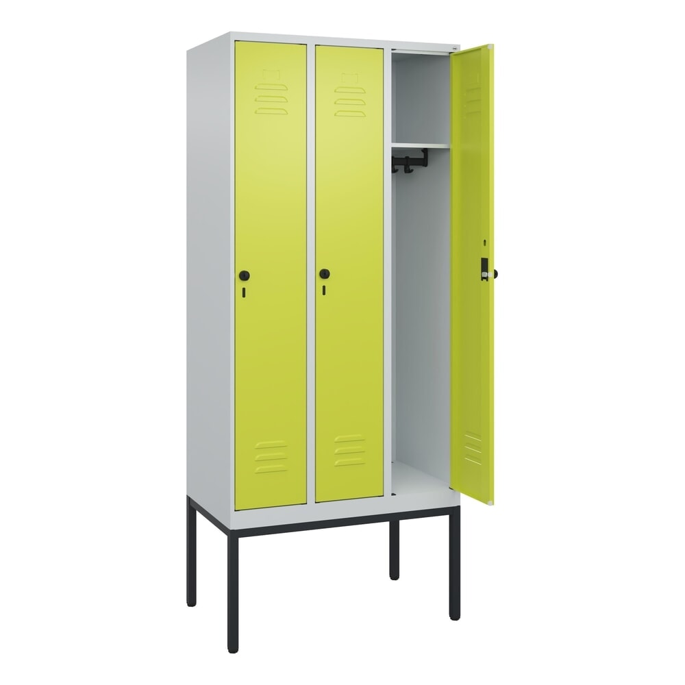 Produktabbildung: C+P Spind Classic PLUS, Gestell, 3 Abteile, HxBxT 2.120 x 900 x 500 mm, lichtgrau, clowngrün, für Vorhängeschloss, ohne Mitteltrennwand