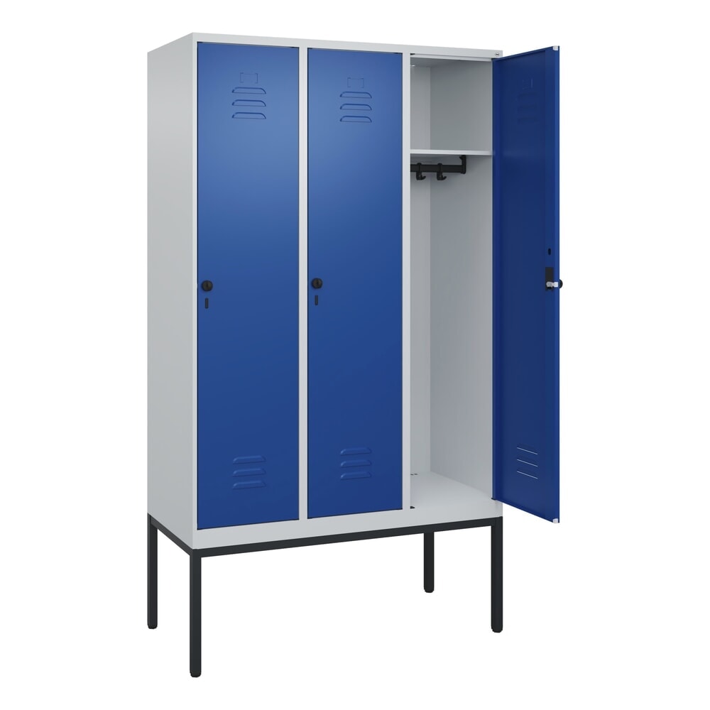 Produktabbildung: C+P Spind Classic PLUS, Gestell, 3 Abteile, HxBxT 2.120 x 1.200 x 500 mm, lichtgrau, enzianblau, für Vorhängeschloss, ohne Mitteltrennwand