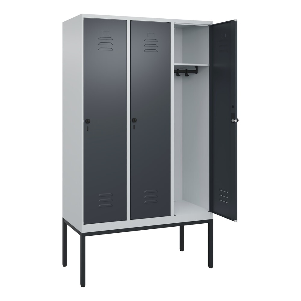 Produktabbildung Nr. 1: C+P Spind Classic PLUS, Gestell, 3 Abteile, HxBxT 2.120 x 1.200 x 500 mm, lichtgrau, anthrazitgrau, für Vorhängeschloss, ohne Mitteltrennwand