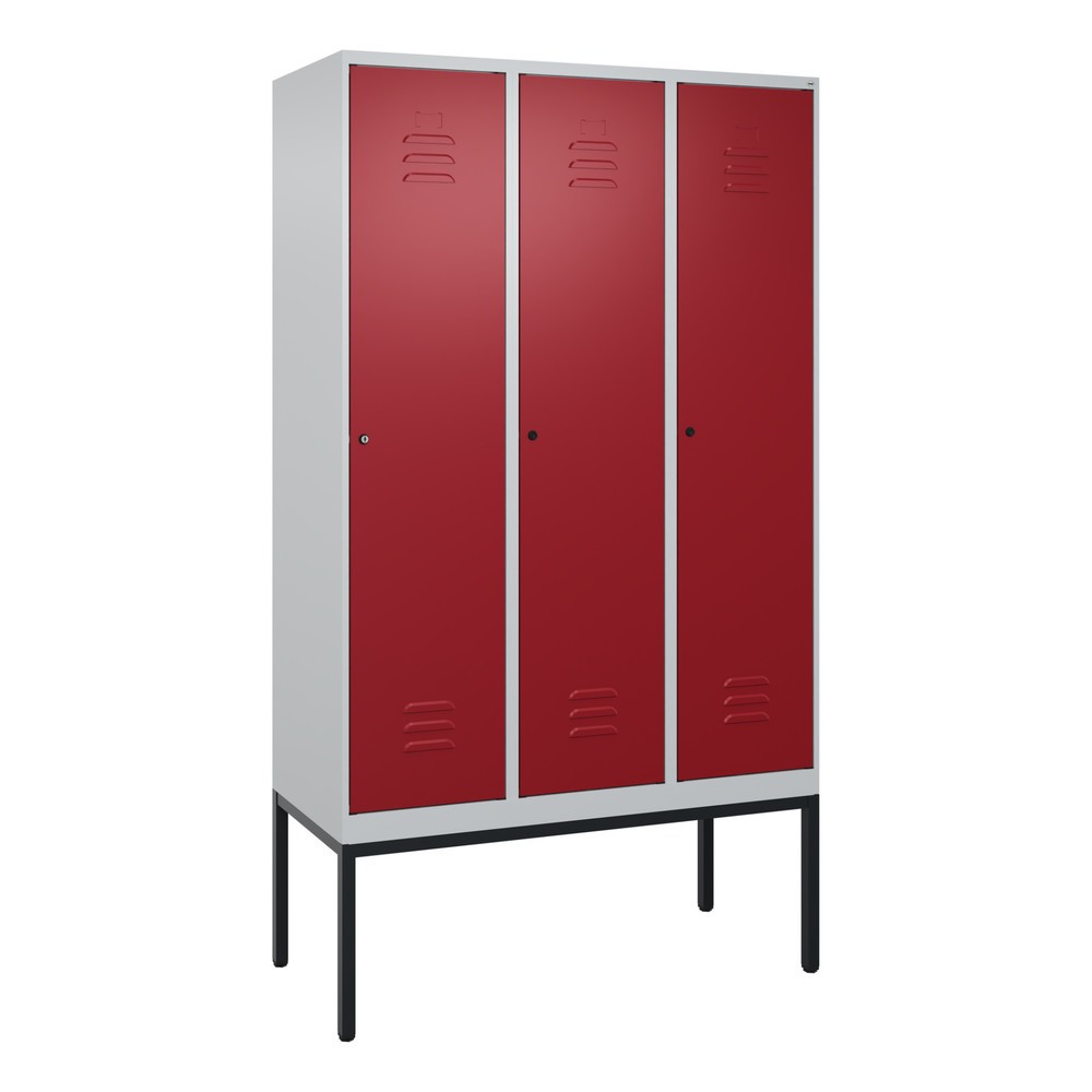 Produktabbildung: C+P Spind Classic PLUS, Gestell, 3 Abteile, HxBxT 2.120 x 1.200 x 500 mm, lichtgrau, rubinrot, Zylinderschloss, mit Mitteltrennwand