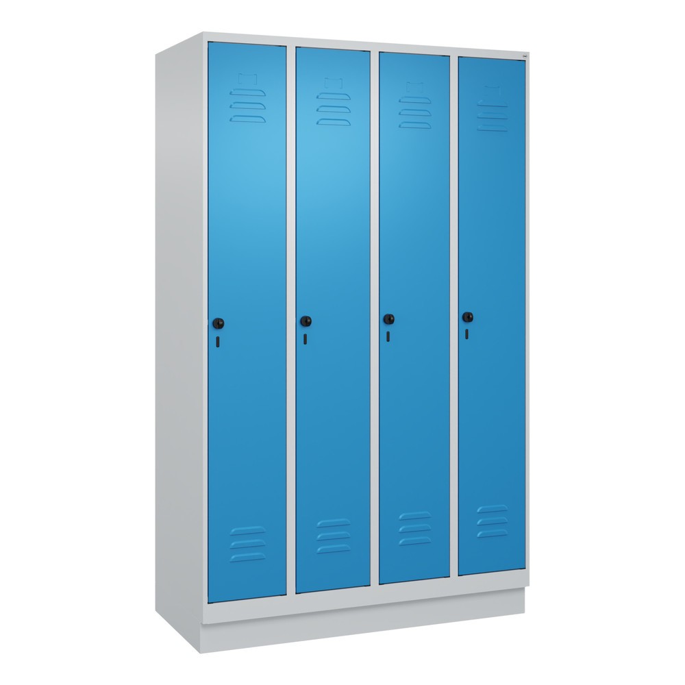 Produktabbildung: C+P Spind Classic PLUS, Sockel, 4 Abteile, HxBxT 1.950 x 1.200 x 500 mm, lichtgrau, lichtblau, für Vorhängeschloss, ohne Mitteltrennwand