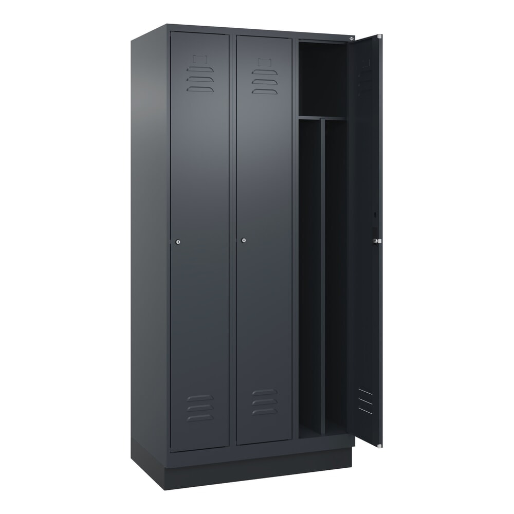 C+P Spind Classic PLUS, Sockel, 3 Abteile, HxBxT 1.950 x 900 x 500 mm, anthrazitgrau, anthrazitgrau, Zylinderschloss, mit Mitteltrennwand Produktabbildung Nr. 1: C+P Spind Classic PLUS, Sockel, 3 Abteile, HxBxT 1.950 x 900 x 500 mm, anthrazitgrau, anthrazitgrau, Zylinderschloss, mit Mitteltrennwand