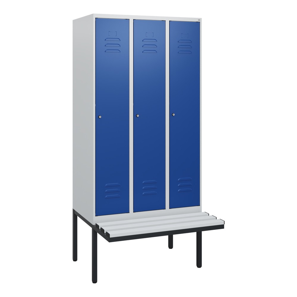 Produktabbildung: C+P Spind Classic PLUS, 3 Abteile, HxBxT 1.950 x 900 x 815 mm, Zylinderschloss, auskragende Bank aus Kunststoff, lichtgrau, enzianblau