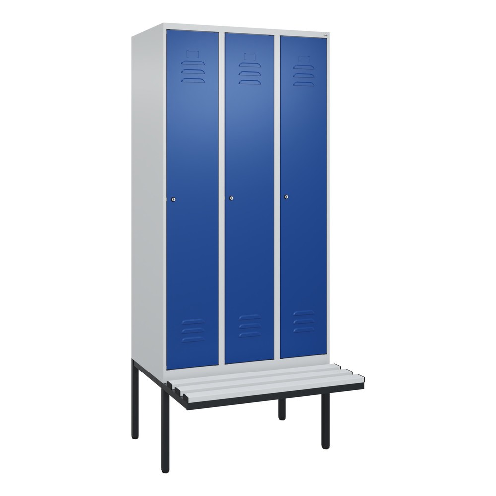 Produktabbildung: C+P Spind Classic PLUS, 3 Abteile, HxBxT 2.120 x 900 x 815 mm, Zylinderschloss, auskragende Bank aus Kunststoff, lichtgrau, enzianblau