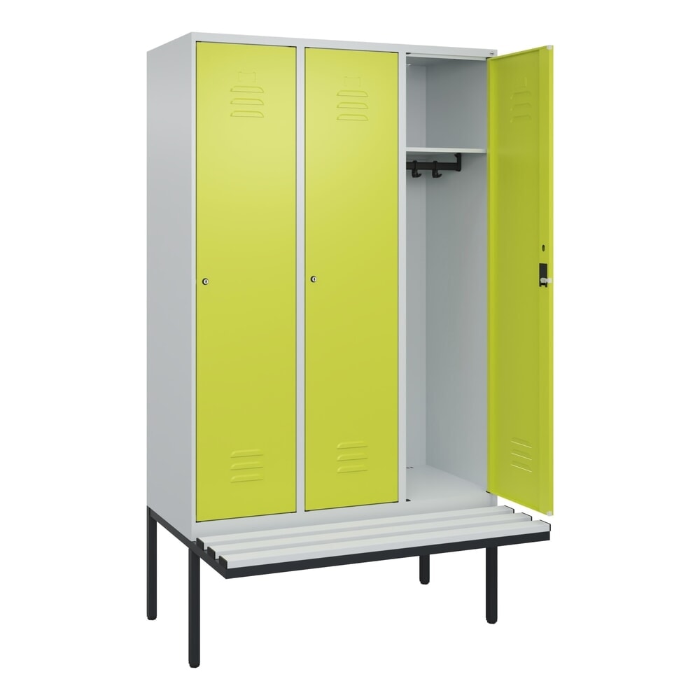 Produktabbildung: C+P Spind Classic PLUS, 3 Abteile, HxBxT 2.120 x 1.200 x 815 mm, Zylinderschloss, auskragende Bank aus Kunststoff, lichtgrau, clowngrün