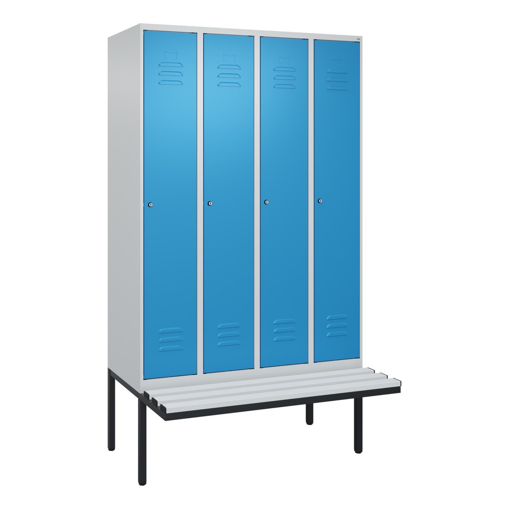 Produktabbildung: C+P Spind Classic PLUS, 4 Abteile, Trennwand, HxBxT 2.120 x 1.200 x 815 mm, Zylinderschloss, auskragende Bank aus Kunststoff, lichtgrau, lichtblau
