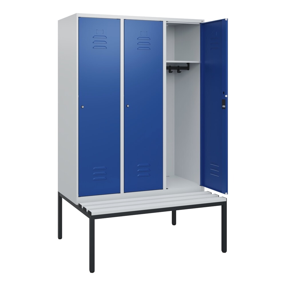 Produktabbildung: C+P Spind Classic PLUS, 3 Abteile, HxBxT 1.950 x 1.200 x 815 mm, Zylinderschloss, untergebaute Bank aus Kunststoff, lichtgrau, enzianblau