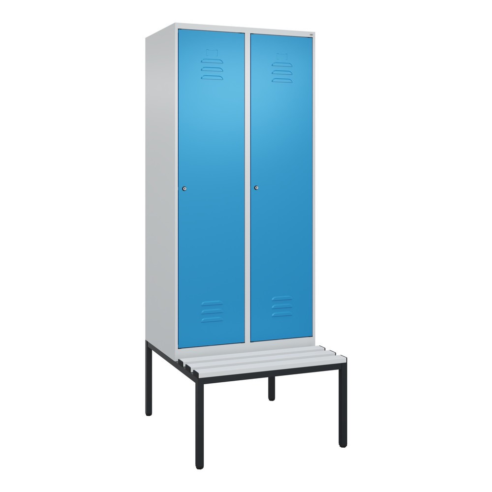 Produktabbildung: C+P Spind Classic PLUS, 2 Abteile, Trennwand, HxBxT 2.120 x 800 x 815 mm, Zylinderschloss, Trennwand, untergebaute Bank aus Kunststoff, lichtgrau, lichtblau