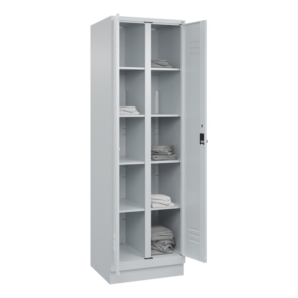Produktabbildung Nr. 10: C+P Wäsche-Spind Classic PLUS, Sockel, 2 Abteile, HxBxT 1.950 x 600 x 500 mm, lichtgrau, lichtgrau, für Vorhängeschloss, mit Mitteltrennwand
