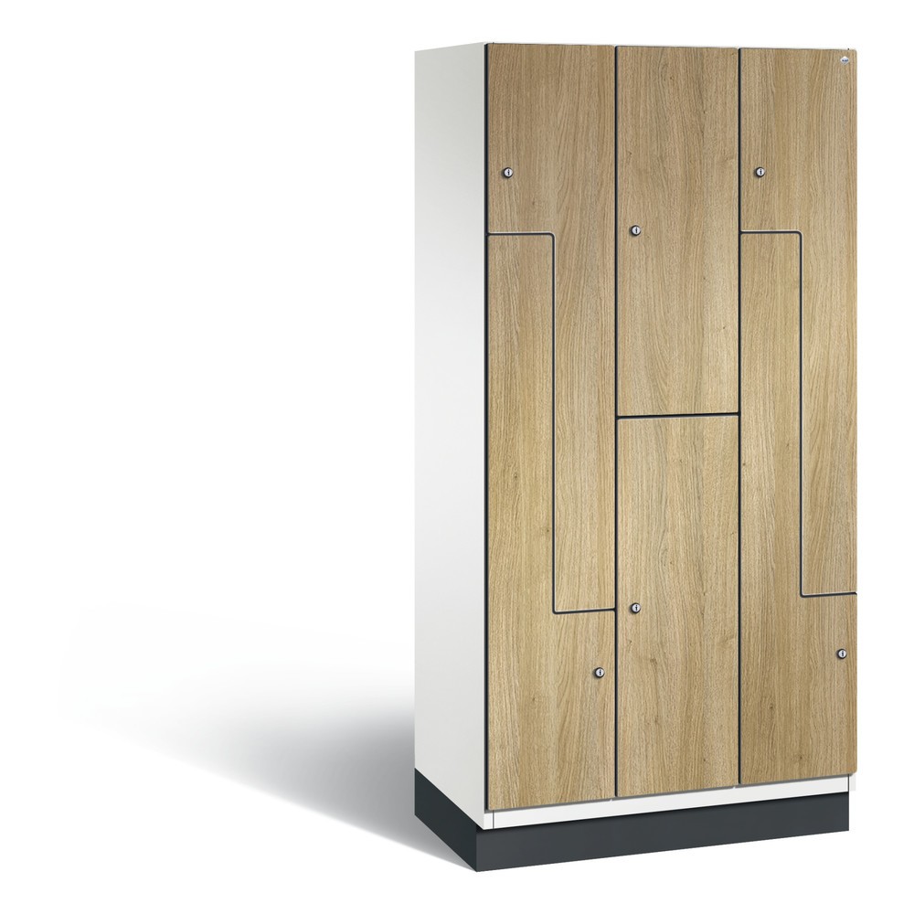 Produktabbildung: C+P Z-Kombinationsschrank Cambio, 3 Abteile, Abteilbreite 300 mm, HxBxT 1980x900x525 mm, RAL 9016 Verkehrsweiß, Dekor Eiche Sereno, Sockel